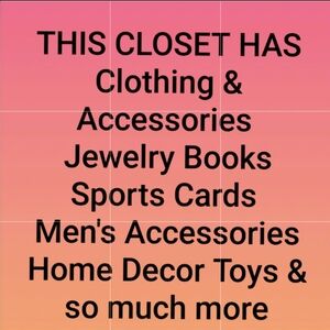 👉➡️2200 plus 🆒 items in this closet🔥🔥